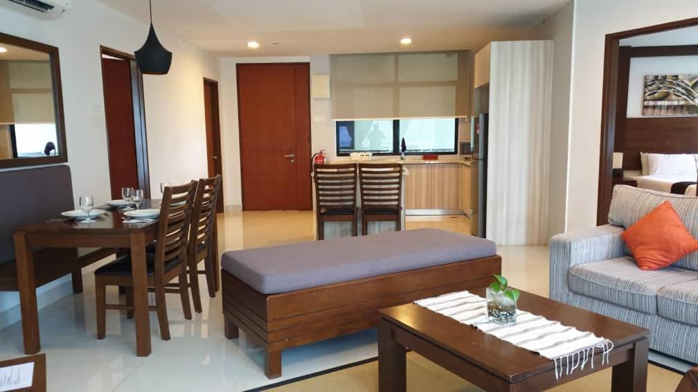 Samsuria Beach Apartment Resort Cherating Exteriör bild