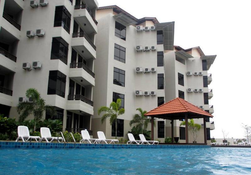 Samsuria Beach Apartment Resort Cherating Exteriör bild
