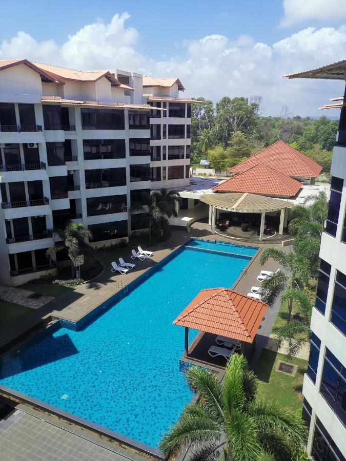 Samsuria Beach Apartment Resort Cherating Exteriör bild